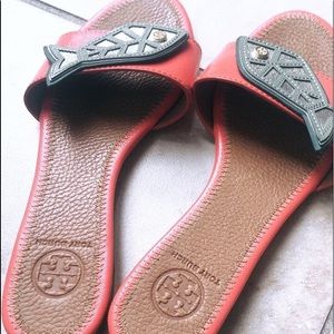 Tory Burch Fish Appliqúe Slide Sandals